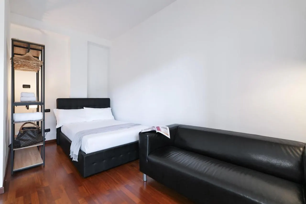 Contempora Apartments - Monolocale Con Terrazza Via F. De Sanctis, 41 Milan 0*,